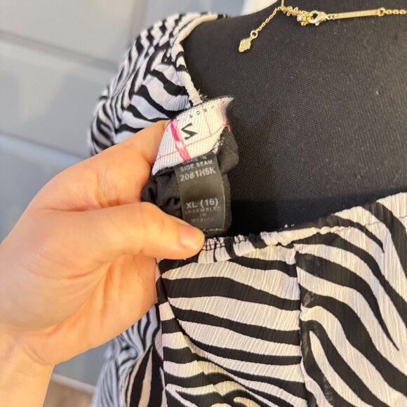 Vintage Ruffled Blouse \ Y2K Zebra Print Top by IZ Byer - Picture 8 of 13